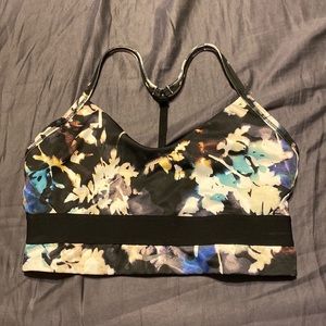 Nike sports bra. Medium. Multicolor.